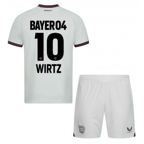 Bayer Leverkusen Florian Wirtz #10 Replika Babytøj Udebanesæt Børn 2023-24 Kortærmet (+ Korte bukser)